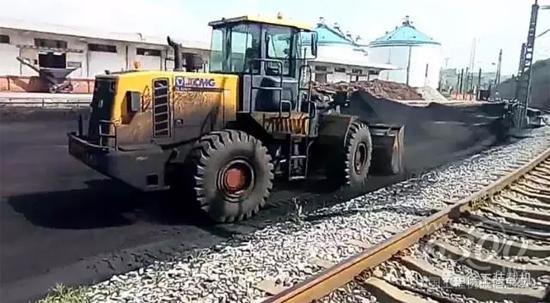 彩云之南,徐工V系列装载机兢兢业业