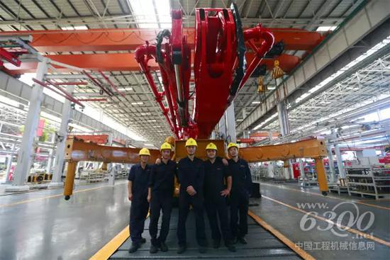 向优秀的三一泵车装配班敬礼！