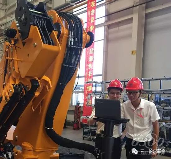 研发工程师38°高温下测试产品