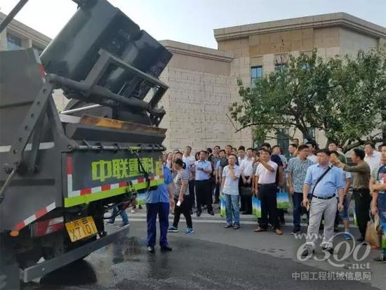 无泄漏压缩式垃圾车