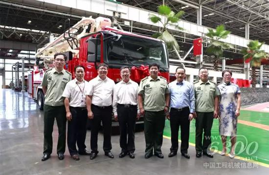 三一重型粉剂多功能灭火举高消防车成功下线