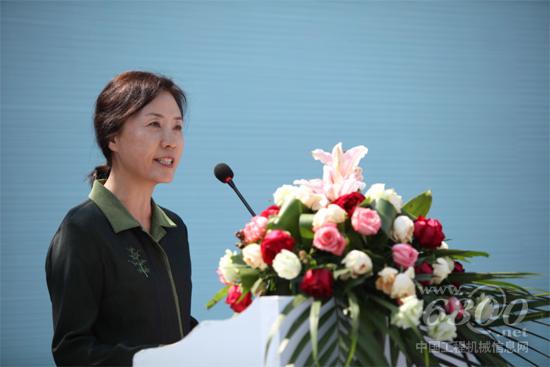 中国建筑业协会机械管理与租赁分会会长张燕娜致闭幕辞