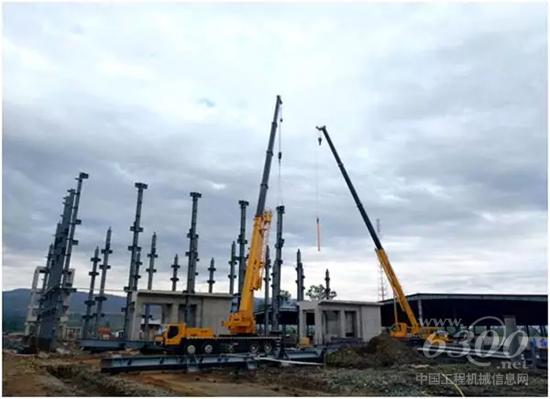 苏拉威西岛莫罗瓦利万向镍业工业园区内,徐工QY75和QY25BY两台汽车起重机正联手奋战,为电厂吊装钢结构厂房