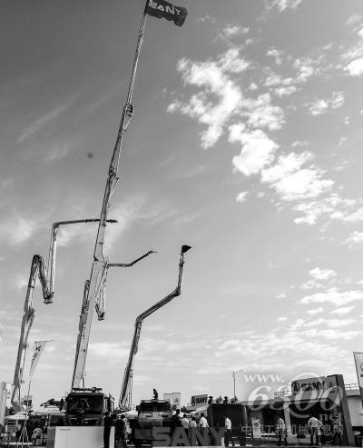 国际消防展亮相的新型消防车