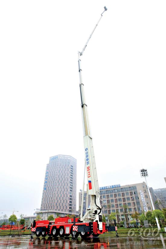 中联重科DG113登高平台消防车打破了国外对超高米数登高消防车的垄断