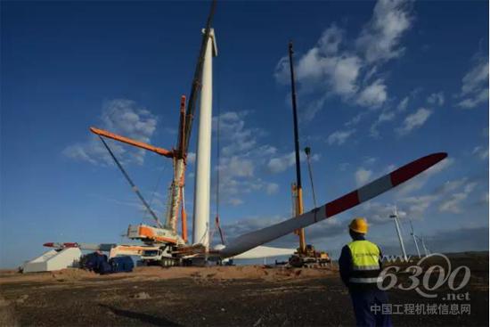 QAY2000吨全地面起重机在宁夏完美实现风电项目首吊
