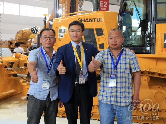 为山推设备点赞!