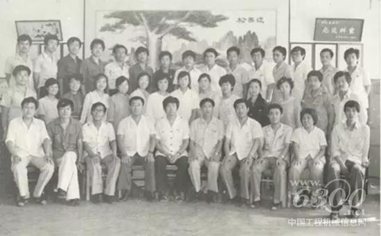 1982年，谭旭光担任技术团支部书记