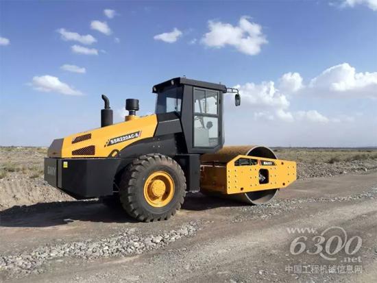 “战狼3”新疆首映 主角居然是TA!