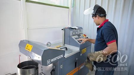 利用WLB10S实验室沥青发泡装置进行一系列测试，以确定泡沫沥青的性能