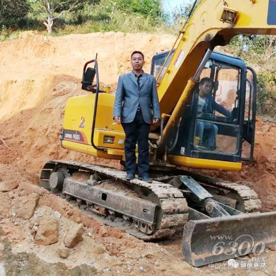欧阳建国:雷沃挖掘机,让我省心省力又省钱!