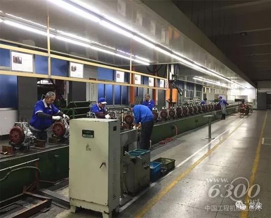 单缸机（机组）厂五星车间总装线生产现场