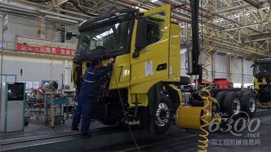 北奔重卡生产车间