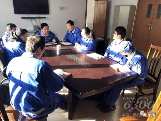 设备员相互交流学习