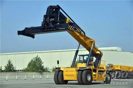 世界首台纯电动正面吊震撼来袭!