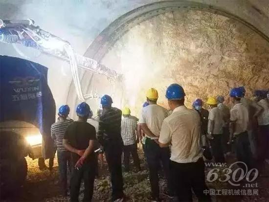 格巧高速李开坪子隧道因为使用了五新隧装的湿喷机械手，工作效率大大提高