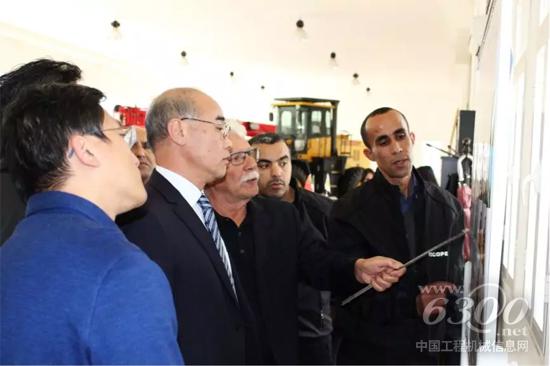 山推董事长张秀文走访阿尔及利亚市场