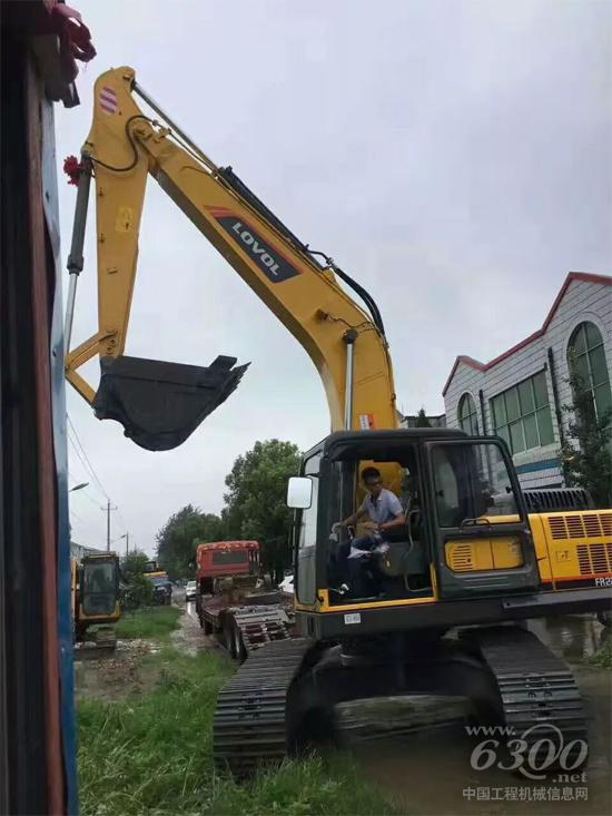 胡为民：买挖掘机，我首选雷沃！