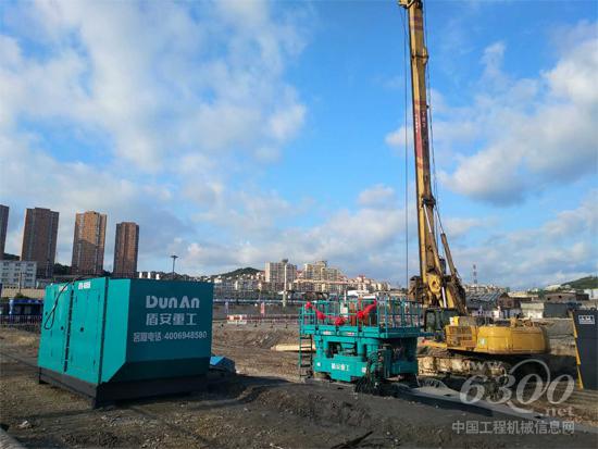 在施工现场的盾安重工设备