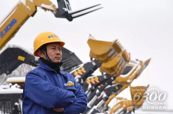 看徐工平凡产业工人磨砺中极致绽放!