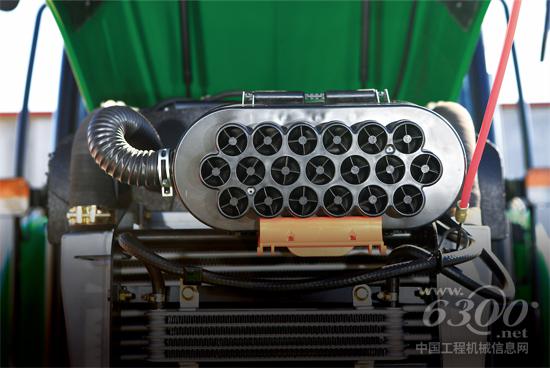 迪尔发动机提供充沛动力