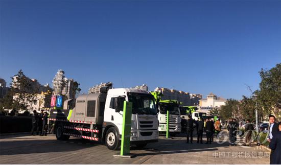 客户参观、体验中联重科4.0产品