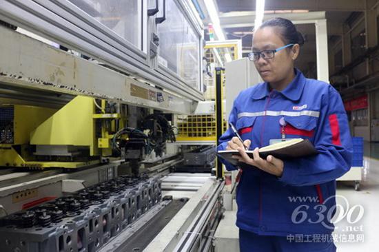 玉柴许燕妮当选第十三届全国人民代表大会代表