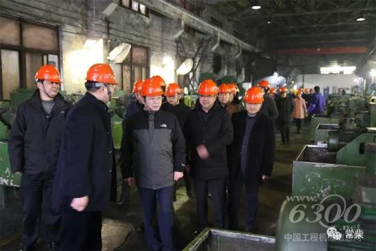 公司领导在常奔公司指导工作