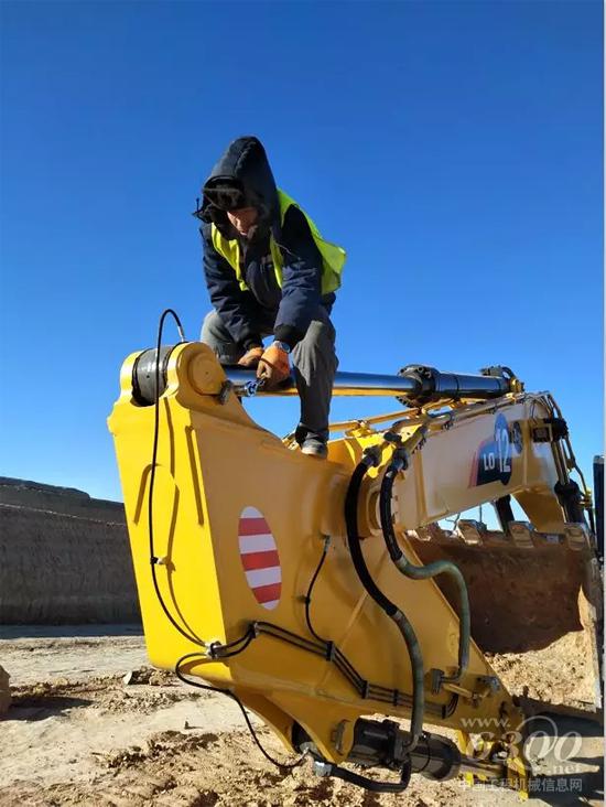 用行动诠释雷沃服务