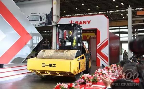 劲销300台丨三一压路机「High购会」引爆新年购机潮