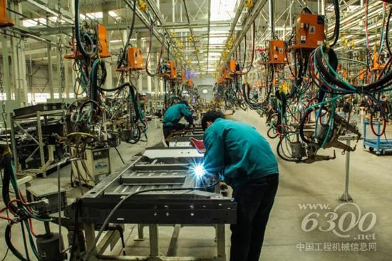 　　现场职工，善于去做“填空题”