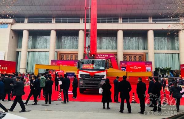 郑州站，所有客户一起欣赏三一<a href=//product.d1cm.com/bengche/ target=_blank>泵车</a>