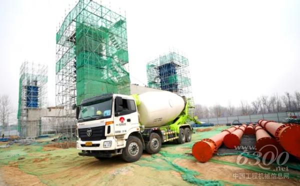 雷萨重机施工作业