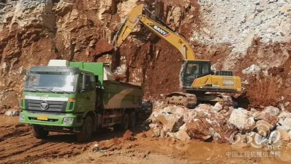 SY225H矿<a href=//product.d1cm.com/brand/shangong/ target=_blank>山工</a>况施工现场