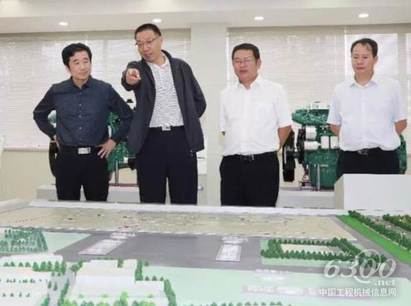 玉柴董事长晏平参观发动机事业部
