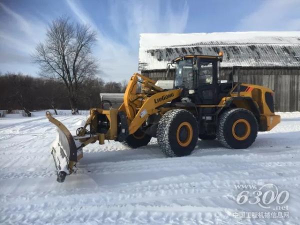 柳工<a href=//product.d1cm.com/tuituji/ target=_blank>推土机</a>设备