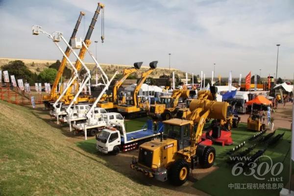 徐工产品集群闪耀亮相南非<a href=//news.d1cm.com/special/baumachina/ target=_blank>宝马展</a>