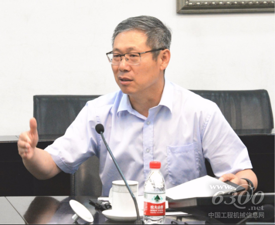 7月第一篇--一汽集团调研组来锡调研 用三个“很好”高度赞扬发动机事业部成绩(1)160.png