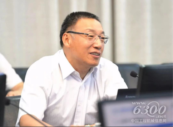 7月第一篇--一汽集团调研组来锡调研 用三个“很好”高度赞扬发动机事业部成绩(1)1210.png