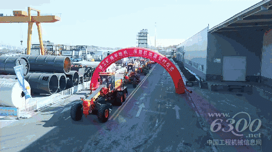 2018年1月，中国<a href=//product.d1cm.com/brand/ target=_blank>品牌</a><a href=//product.d1cm.com/brand/xcmg/ target=_blank>徐工</a>矿用平地机打破外资垄断，成功进军矿山国际高端市场