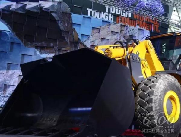 海外市场，柳工垂直举升装载机备受关注