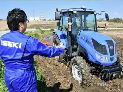 “无人驾驶拖拉机