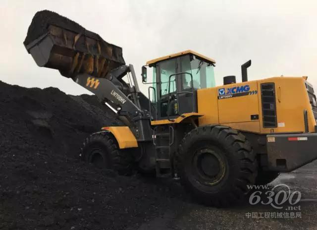 徐工V系列装载机在港口作业