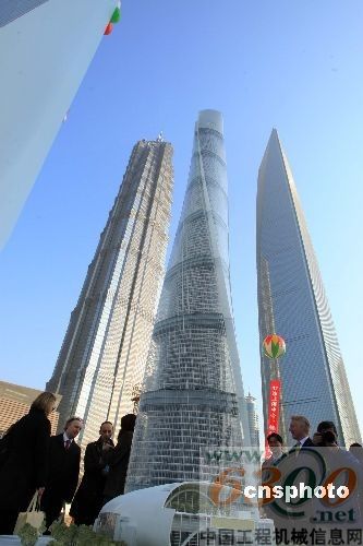 中国在建第一高楼成功筑底 今年国庆浮出地面