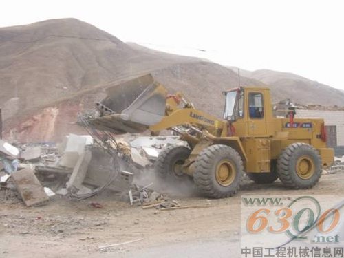 玉树救援：柳工和您在一起！