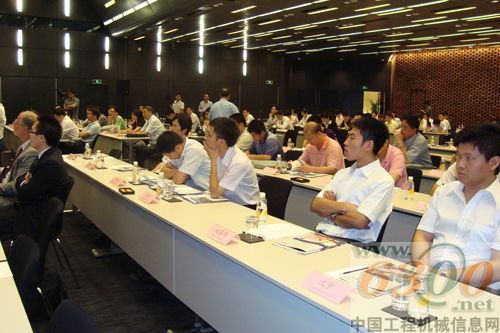 赫斯默 行走机械智能控制技术