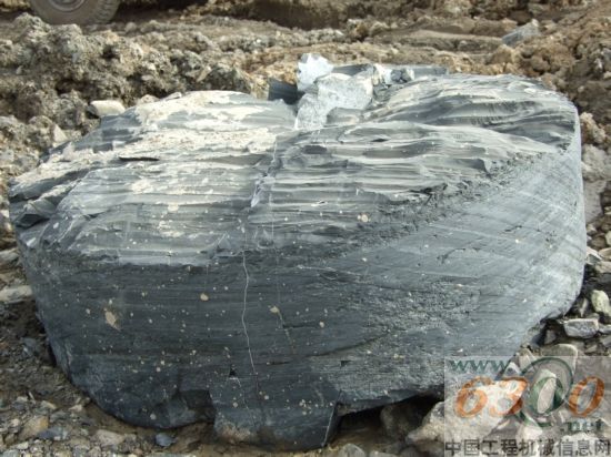 SR250R取出直径达1米的岩芯