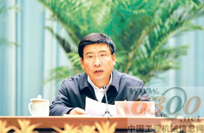 苗圩强调：抓好工业和信息化重点任务