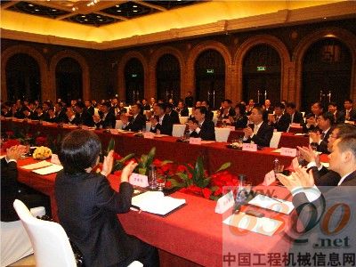 龙工召开高管会议总结“一五”成绩部署“二五”工作