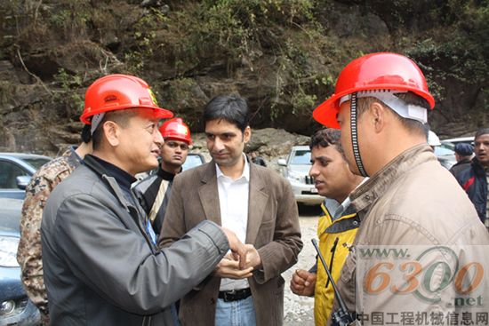 亚行领导赴尼泊尔公司新都等工地检查指导工作